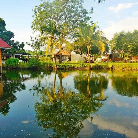 Wanlapa Farmstay Ban Khok Krathiam Exterior foto