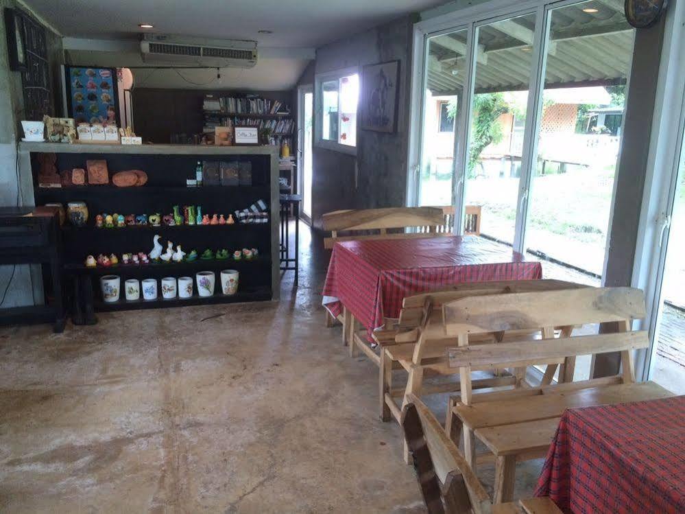 Wanlapa Farmstay Ban Khok Krathiam Exterior foto