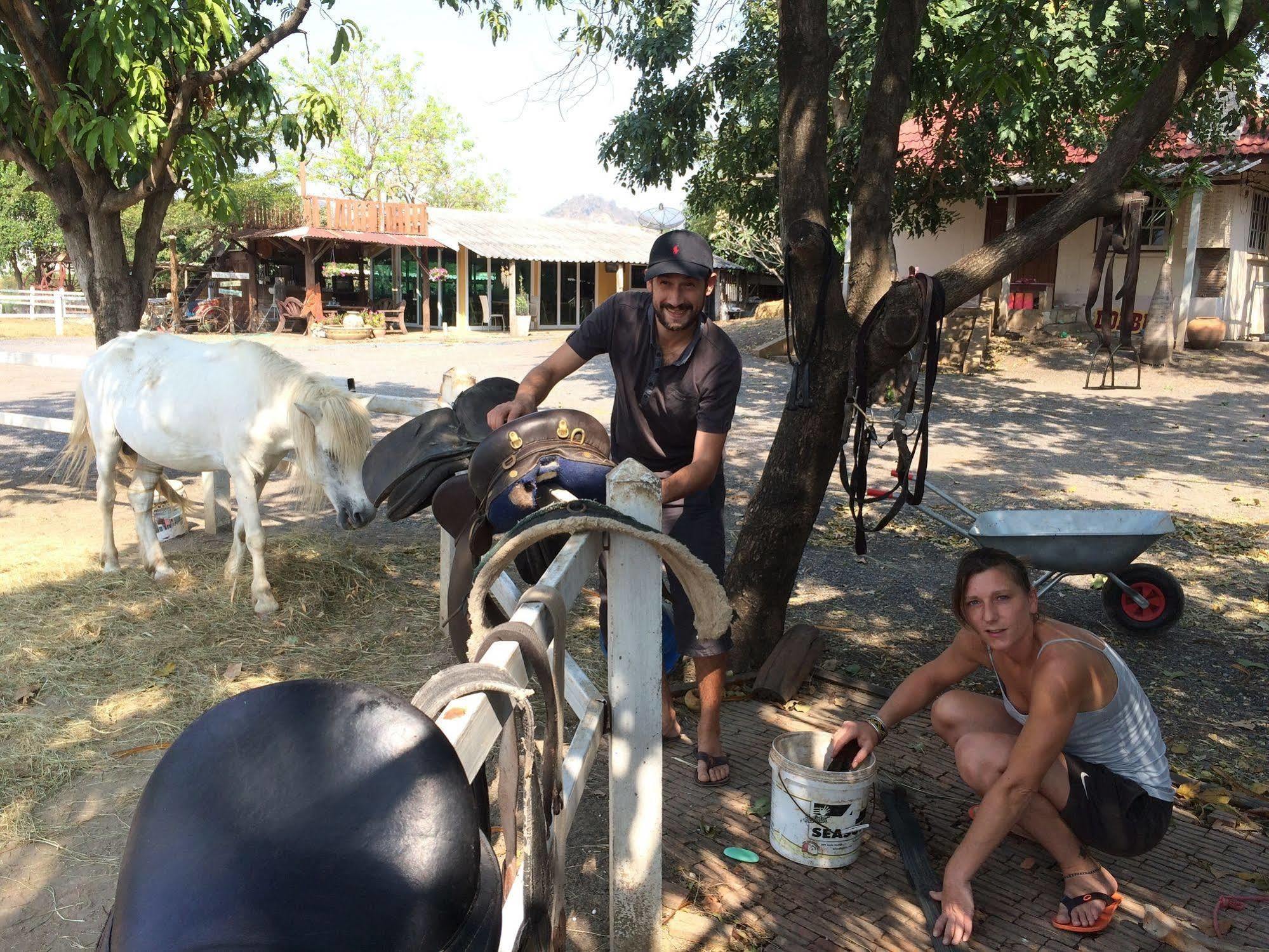 Wanlapa Farmstay Ban Khok Krathiam Exterior foto