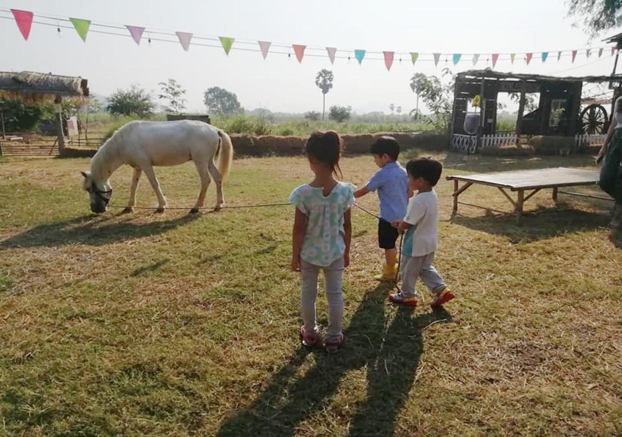 Wanlapa Farmstay Ban Khok Krathiam Exterior foto