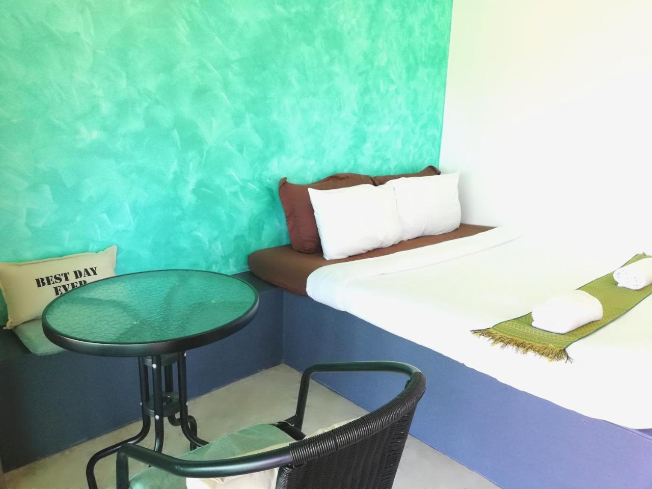 Wanlapa Farmstay Ban Khok Krathiam Exterior foto